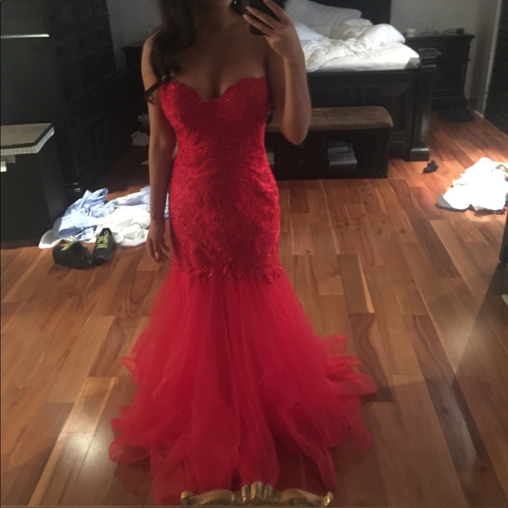 Red formal prom event dress